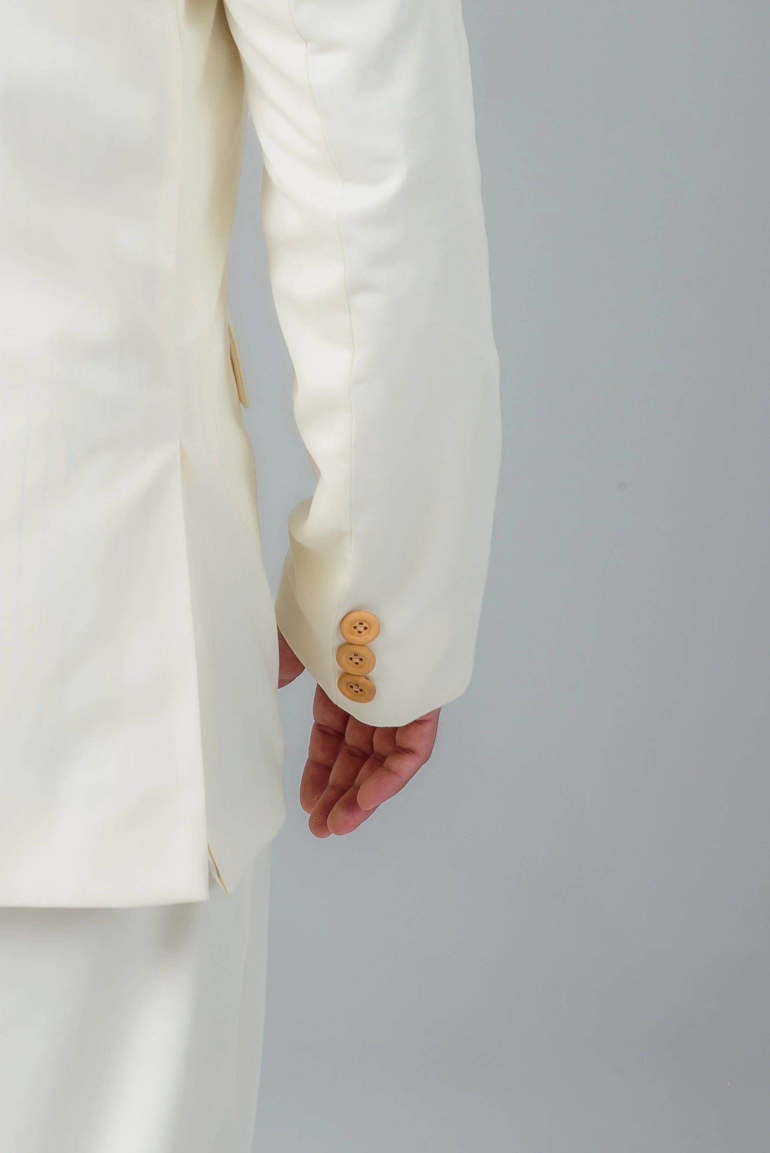 Darian Suit