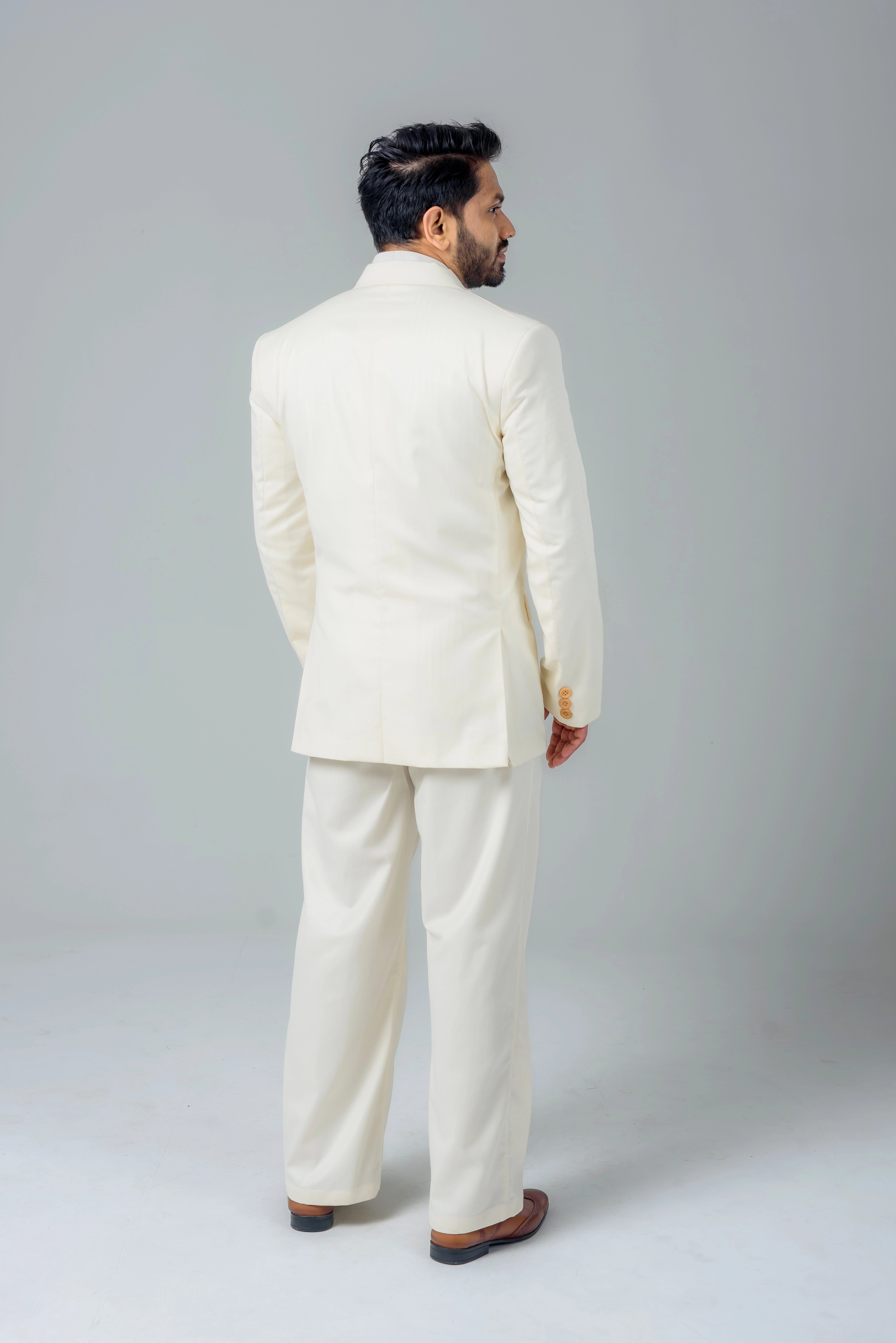 Darian Suit