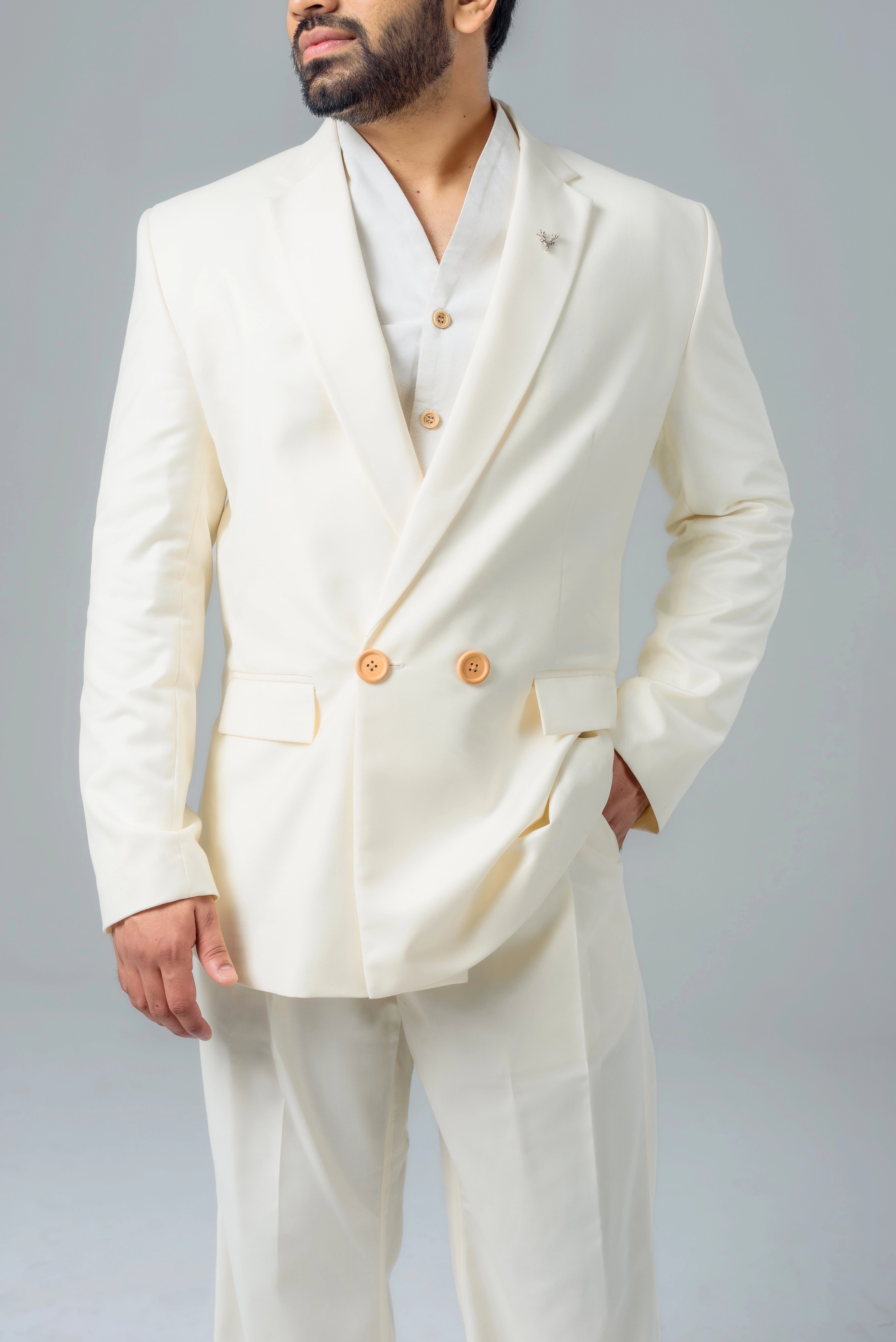 Darian Suit